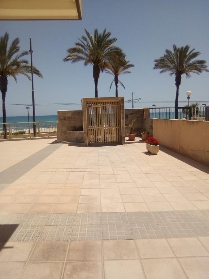 Apartamento Voramar Primera Linea De Mar 坎佩略 外观 照片